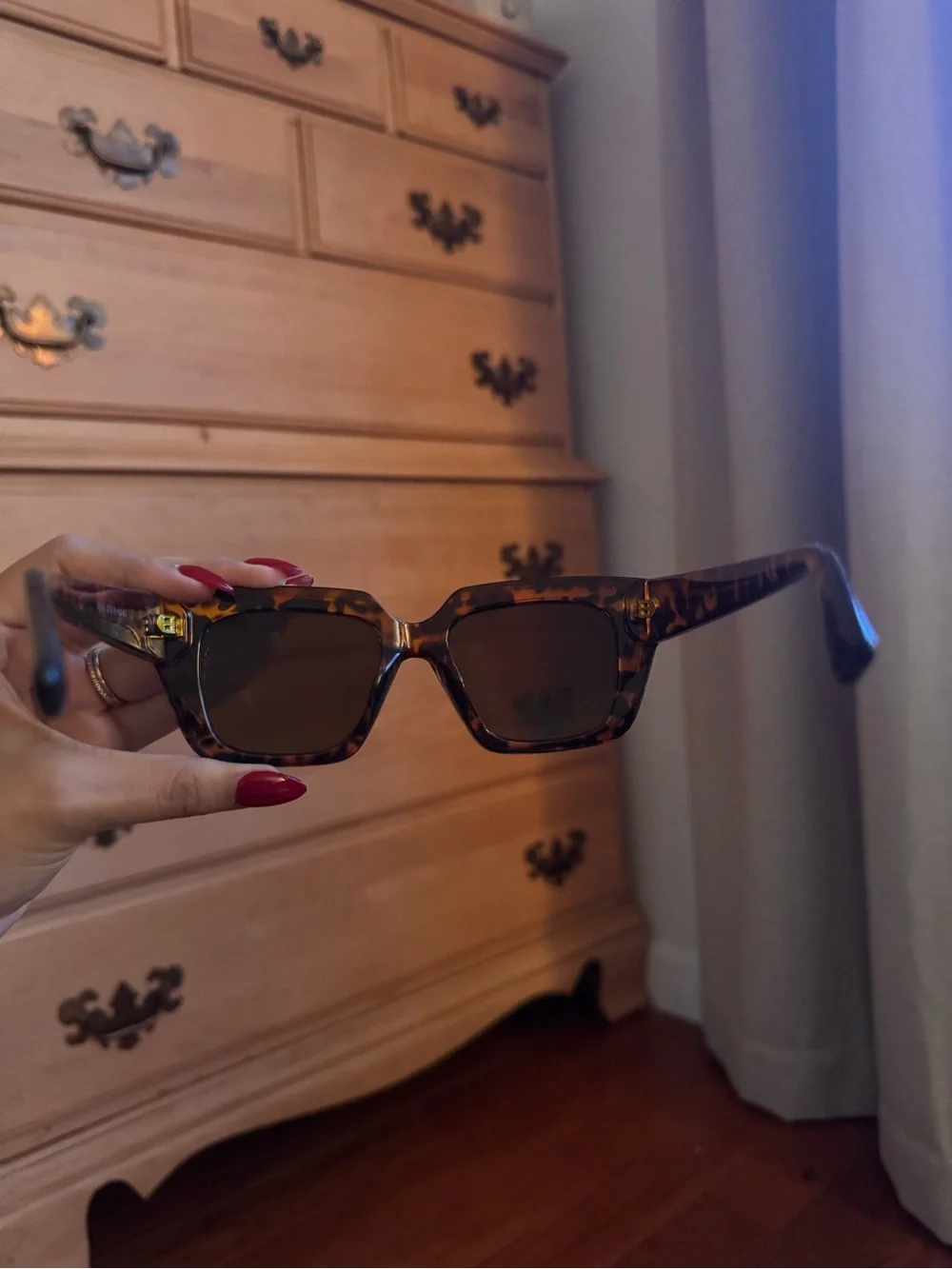 N/A stylish tortoiseshell